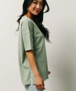 IL Aster Pocket Tee | Light Sage Tops