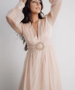 Soi Dresses Azariah Shimmer Maxi Dress | Champagne