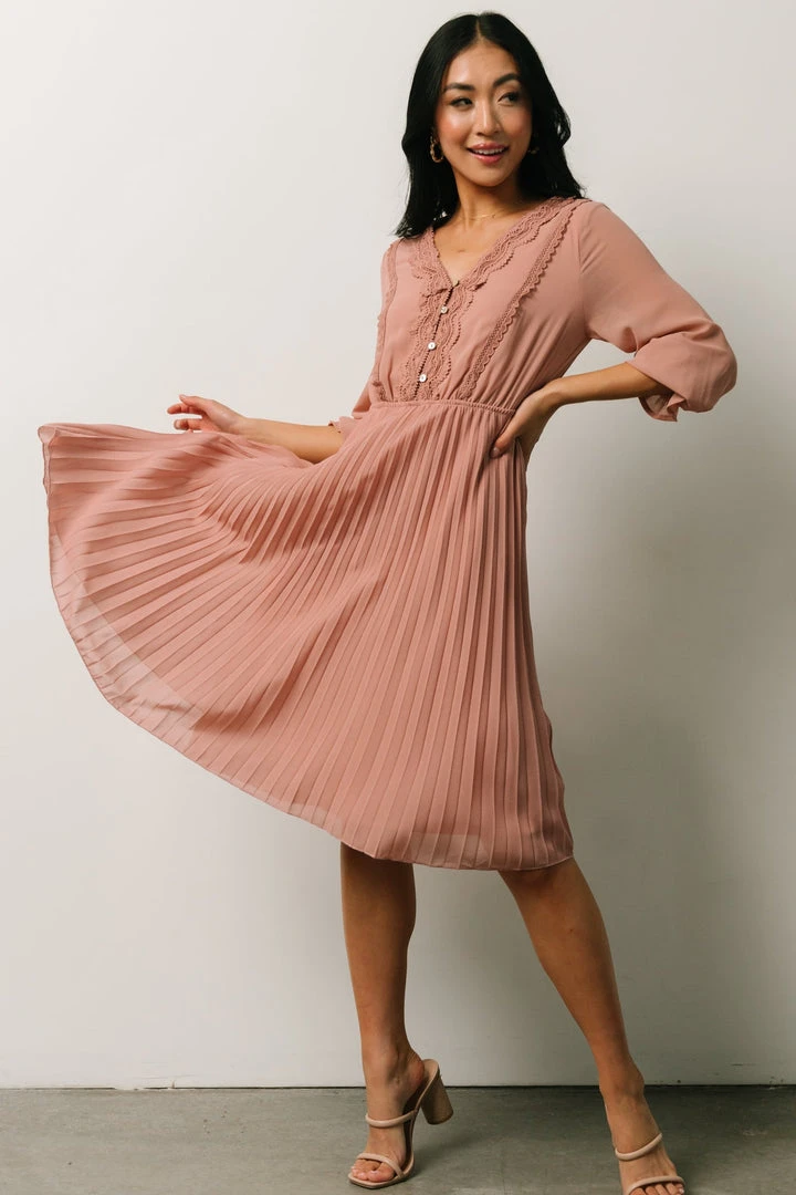 POL Dresses Brinley Pleated Dress | Dusty Mauve 2 POL Dresses Brinley Pleated Dress | Dusty Mauve