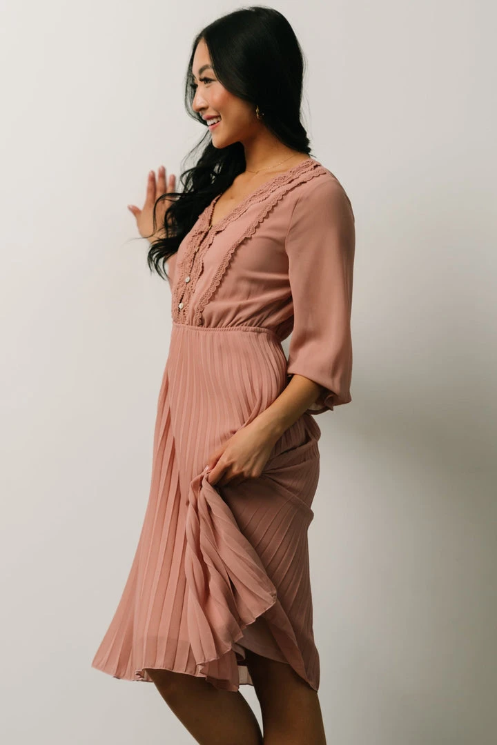 POL Dresses Brinley Pleated Dress | Dusty Mauve 7 POL Dresses Brinley Pleated Dress | Dusty Mauve