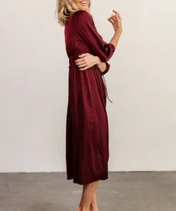POL Dresses Gabriella Satin Midi Dress | Merlot