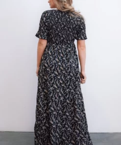 POL Lotta Smocked Maxi Dress | Black Floral Dresses