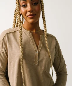 IL Mary Long Sleeve Pocket Top | Sand Tops