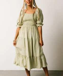 POL Sariah Smocked Midi Dress | Light Green