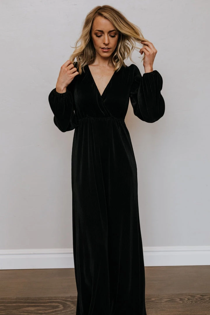 BB Custom Dresses Venus Pleated Maxi Dress | Black 10 BB Custom Dresses Venus Pleated Maxi Dress | Black
