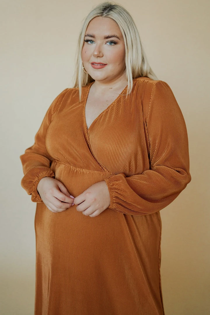 BB Custom Venus Pleated Maxi Dress | Saffron Dresses 4 BB Custom Venus Pleated Maxi Dress | Saffron Dresses